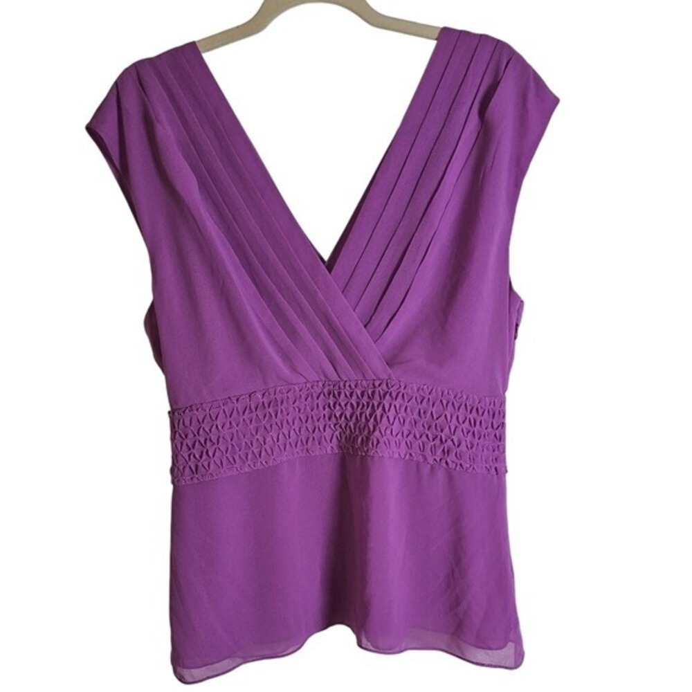 Banana Republic Size 12 V-neck Rushed, pleated Blouse Bright Lavender - Picture 2 of 12